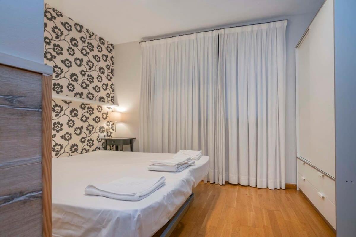 Bright And Modern Duplex With Terrace In Eixample District P1 Apartamento *