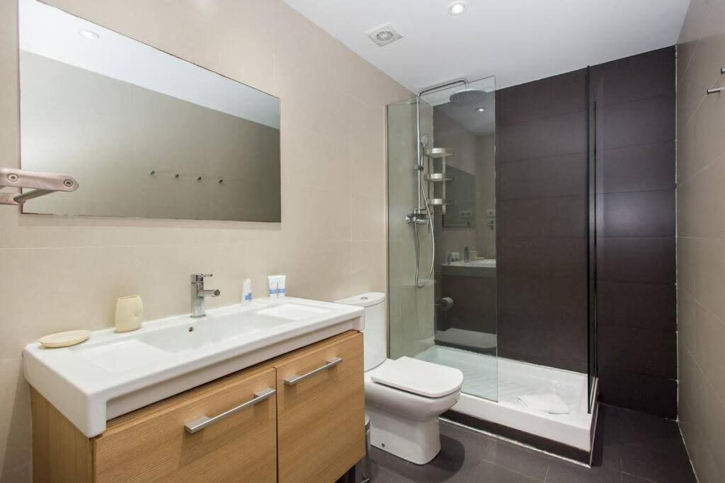 Bright And Modern 4bedroom With Terrace In Ramblas P2 Apartamento