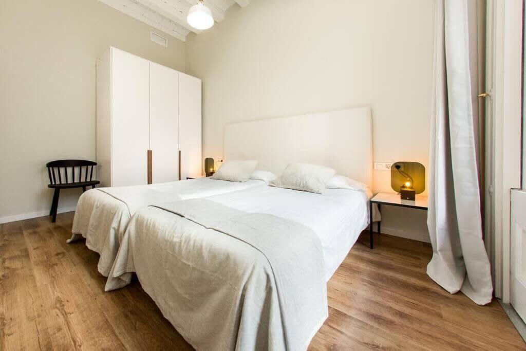 Apartamento Bright And Modern 4bedroom With Terrace In Ramblas P2 Barcelona