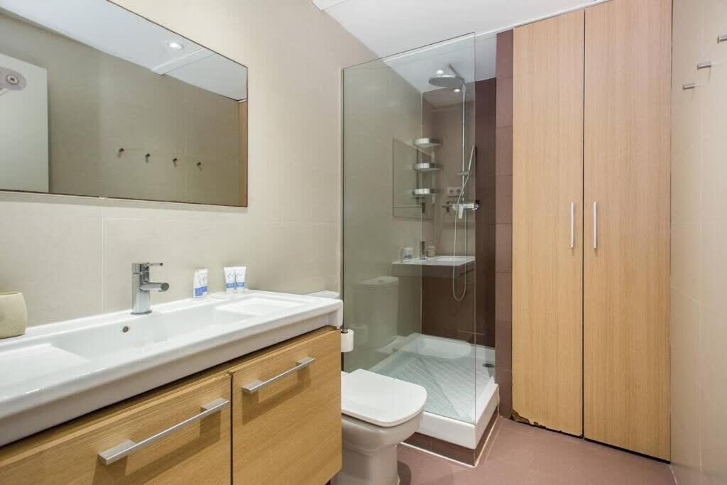 Bright And Modern 4bedroom With Terrace In Ramblas P2 Apartamento *