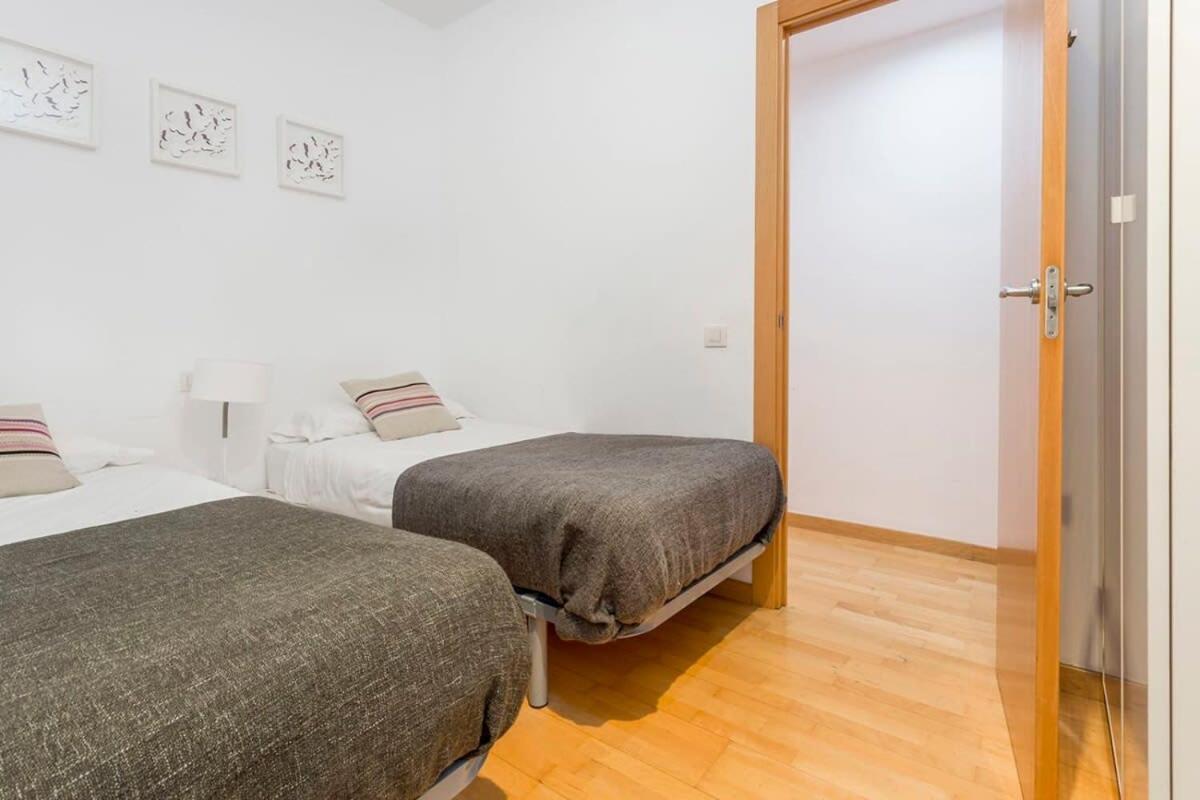 Spacious And Elegant 4 Bedroom With Private Terrace *