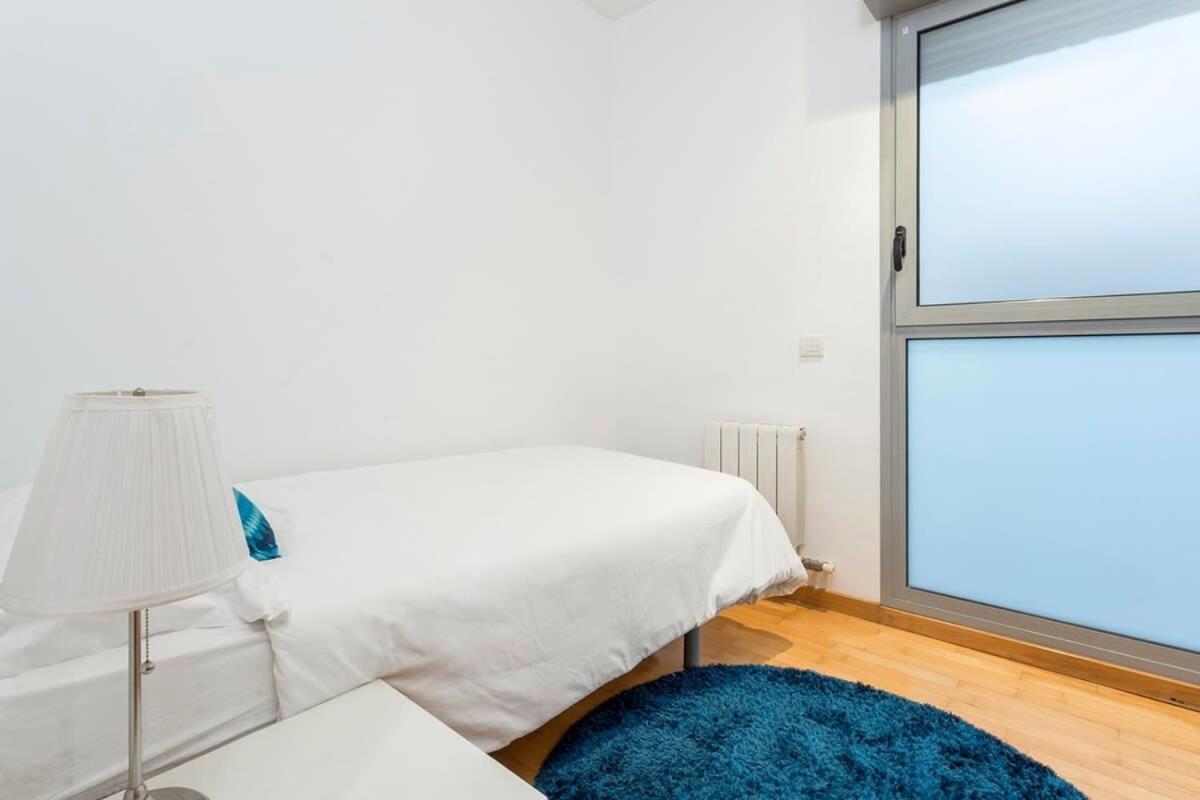 Spacious And Elegant 4 Bedroom With Private Terrace Barcelona