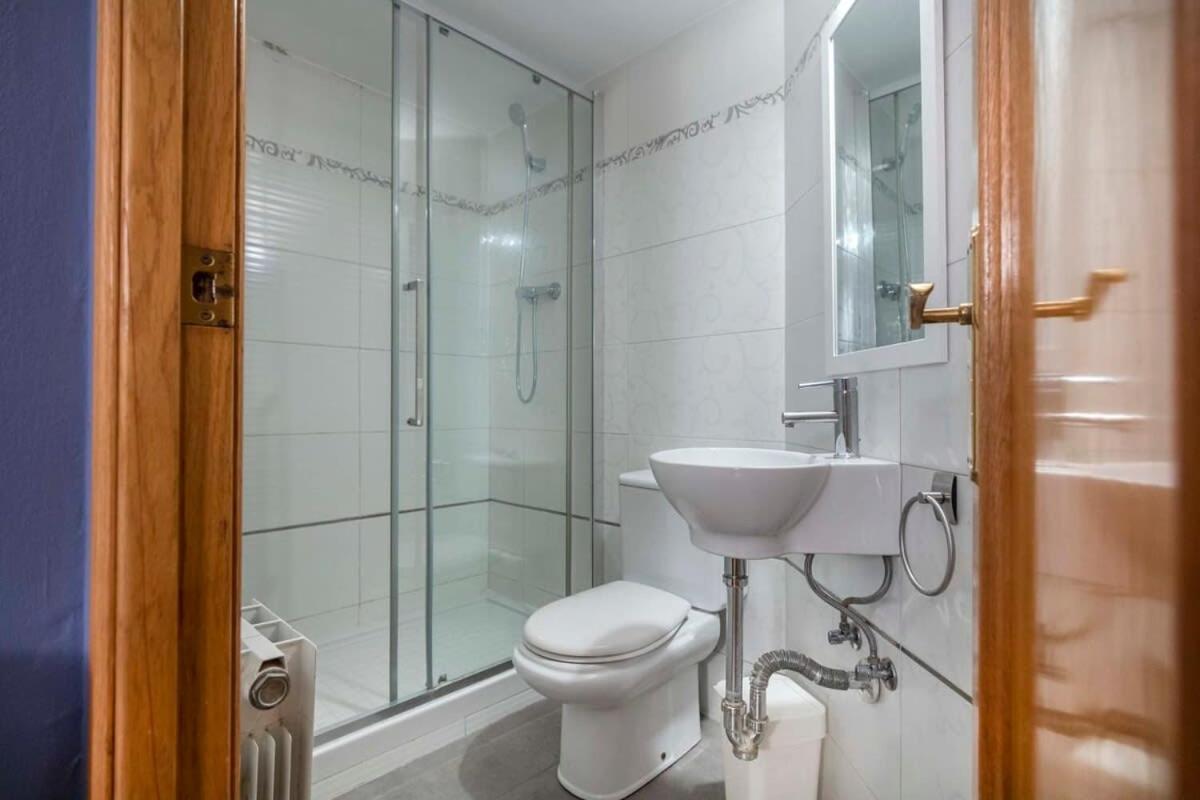 Renovated 4bd 2bth With Terrace In Plaza España * Barcelona