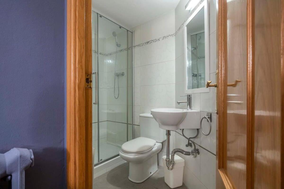 Apartamento Renovated 4bd 2bth With Terrace In Plaza España