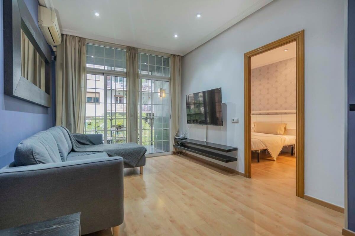 Apartamento Renovated 4bd 2bth With Terrace In Plaza España Barcelona