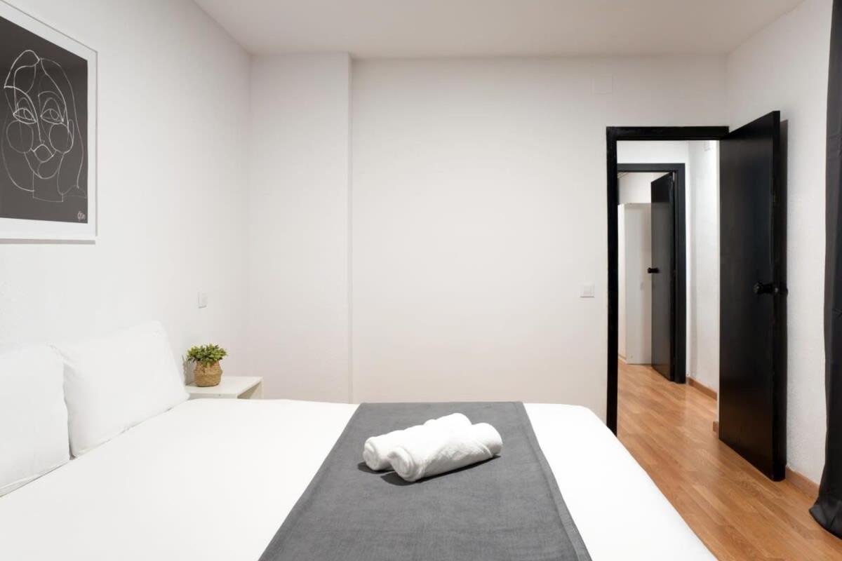 Plaza Urquinaona And Comfortable 3bd Barcelona