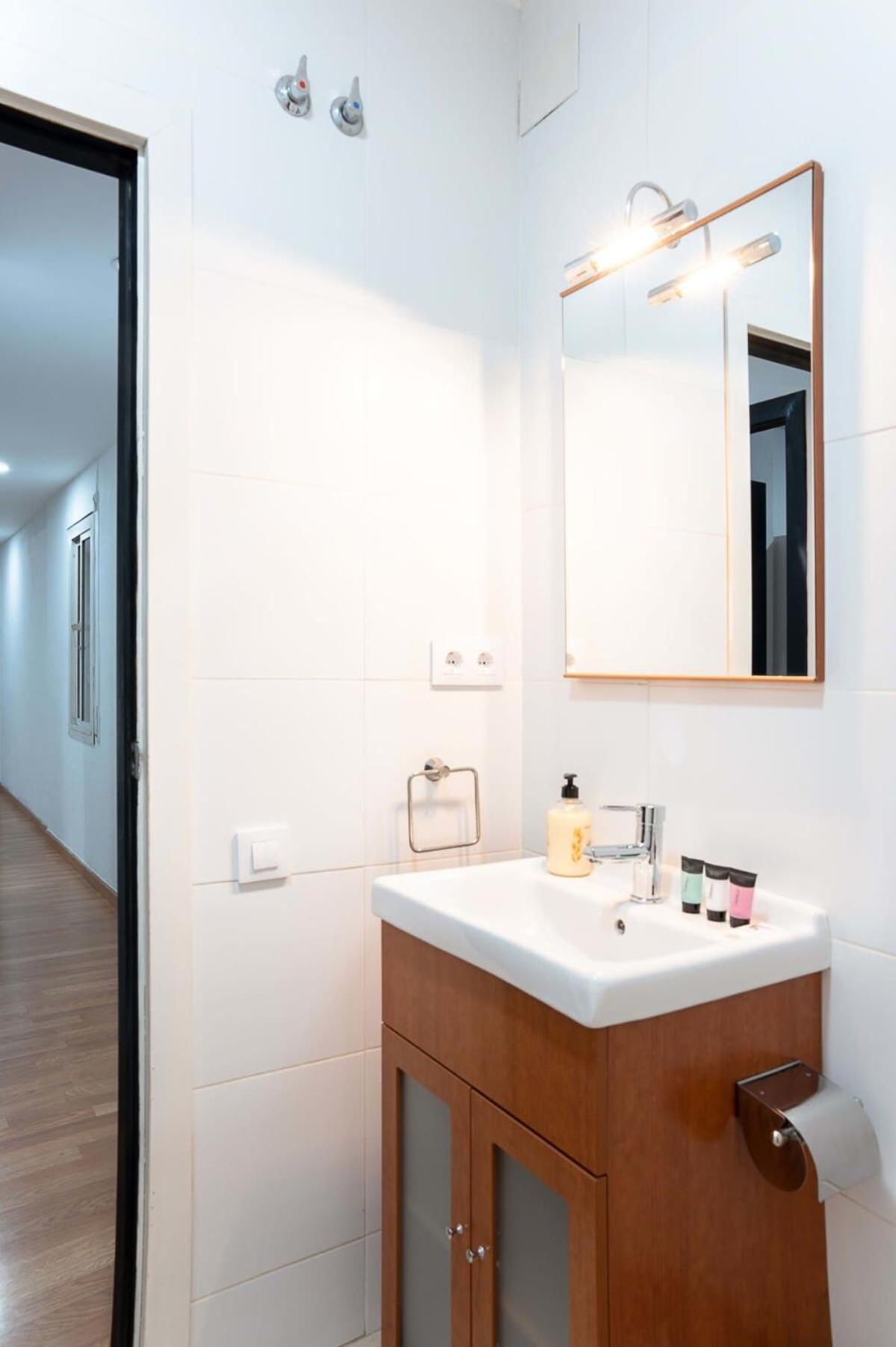 Plaza Urquinaona And Comfortable 3bd *