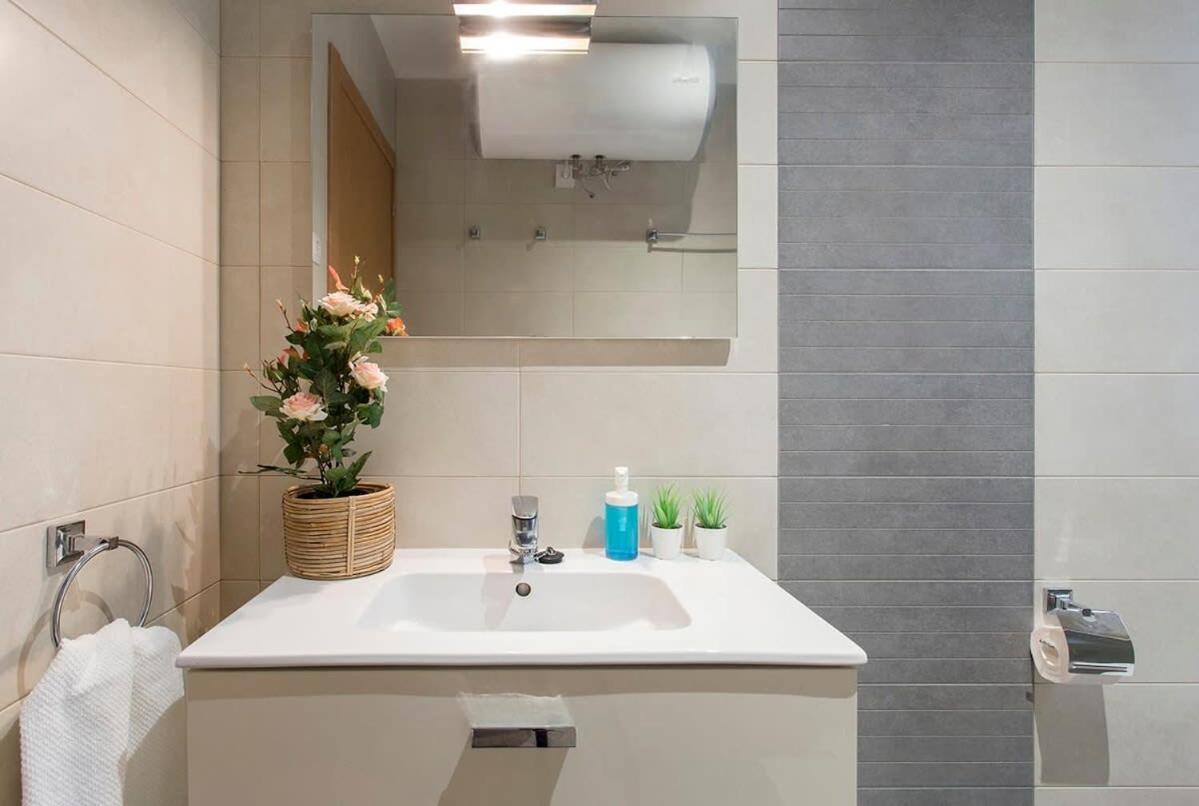 Sunny 3bd Only For Families In Poblenou Next To The Sea! Apartamento *
