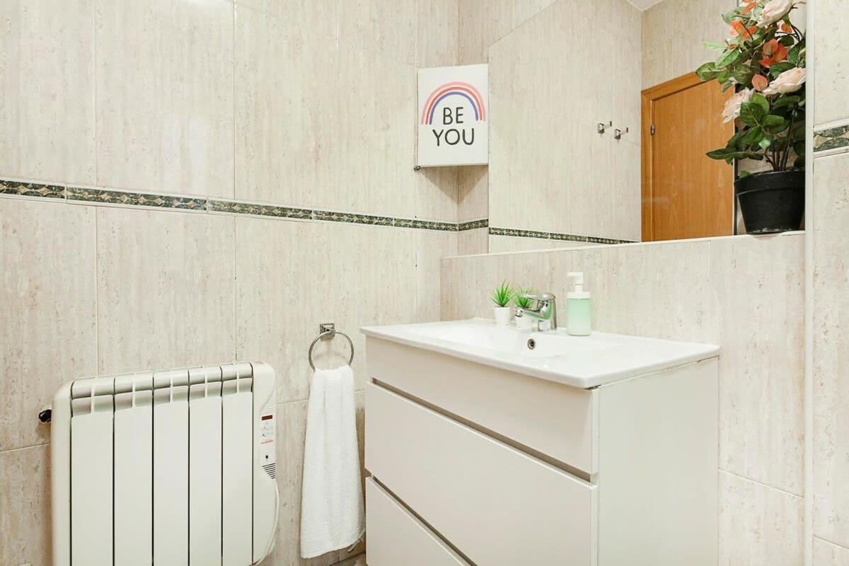 Comfortable 3bd In Poblenou Next To The Only For Families! Barcelona