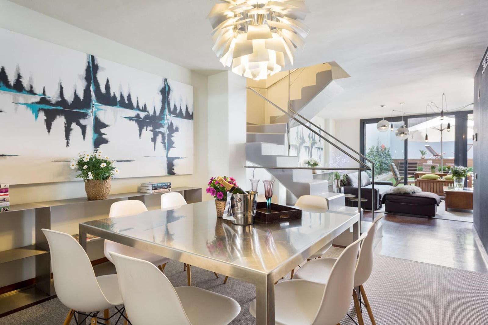 Apartamento My Space Emirates - Modern Duplex With Private Garden And Swimming Pool *