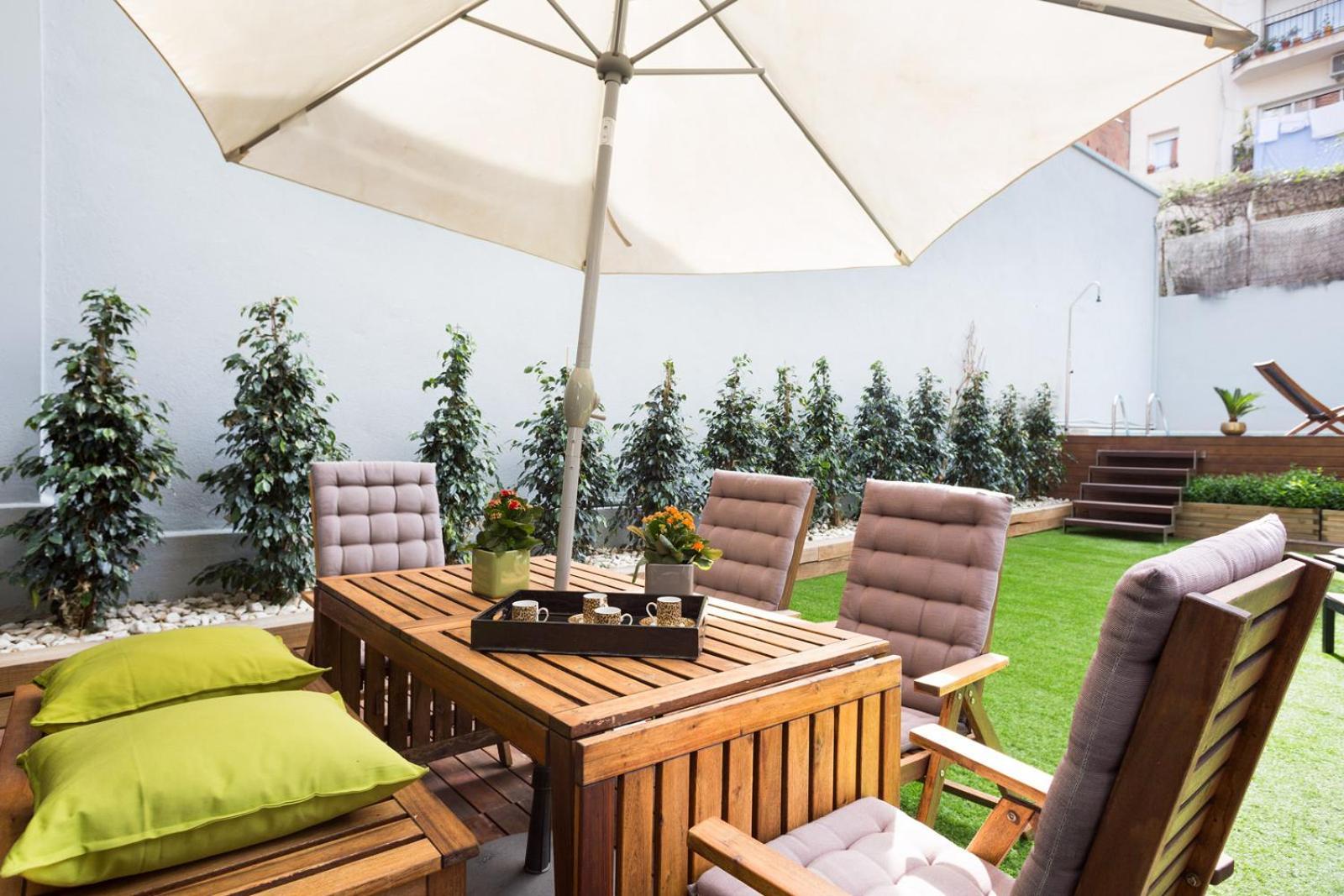 My Space Emirates - Modern Duplex With Private Garden And Swimming Pool Barcelona