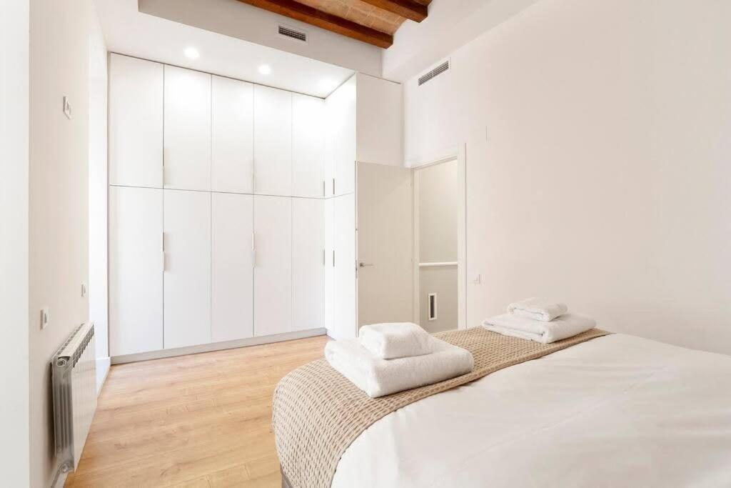 Arc De Triomf Luxury Modern 2-bedroom 2-bathroom * Barcelona
