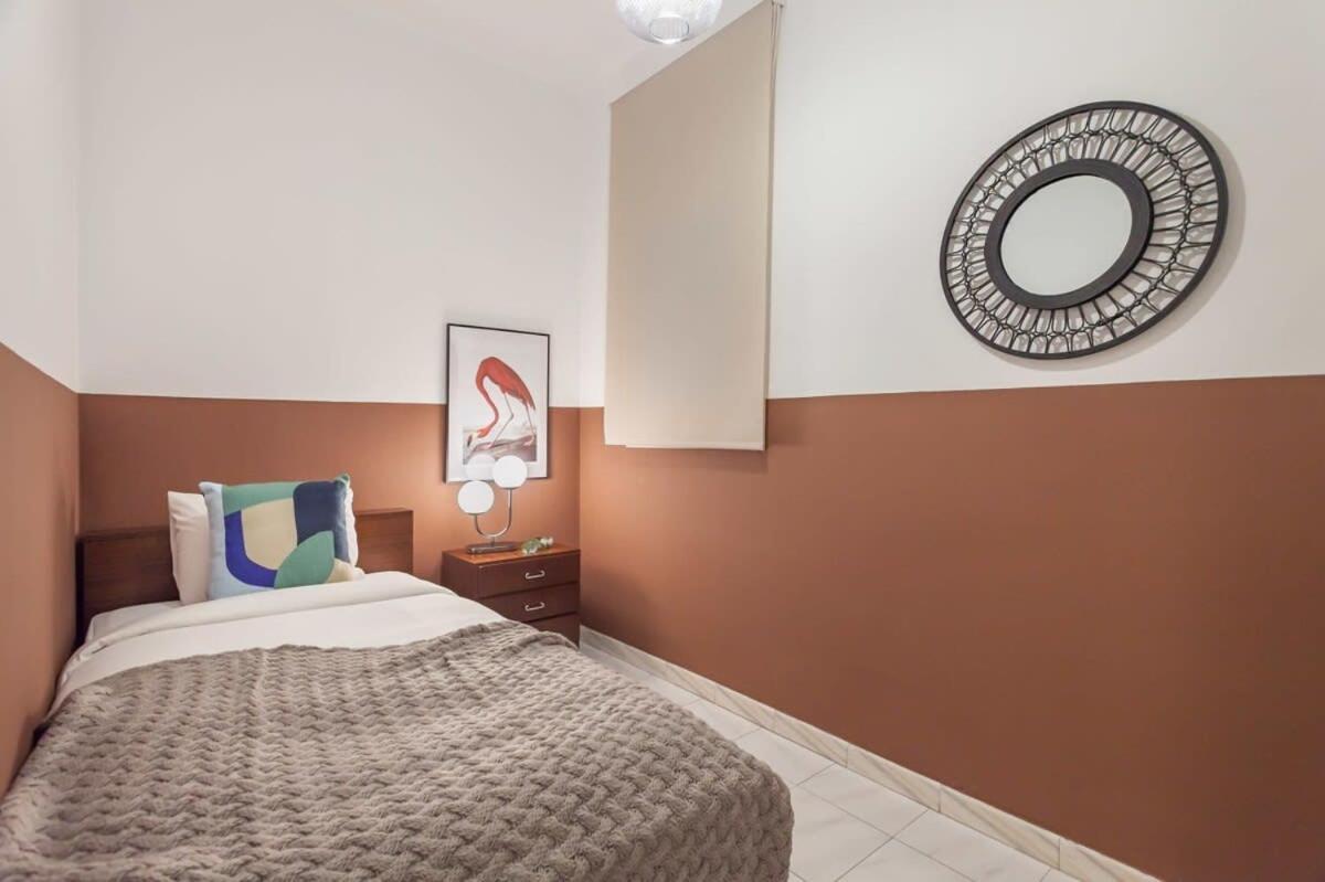 Apartamento Sagrada Familia- Fantastic Bold Catalan 3 Bedroom Balcony Barcelona
