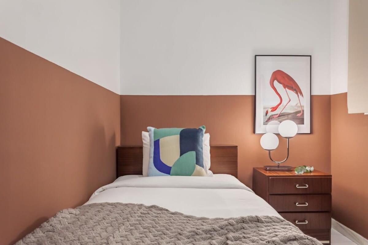 Apartamento Sagrada Familia- Fantastic Bold Catalan 3 Bedroom Balcony