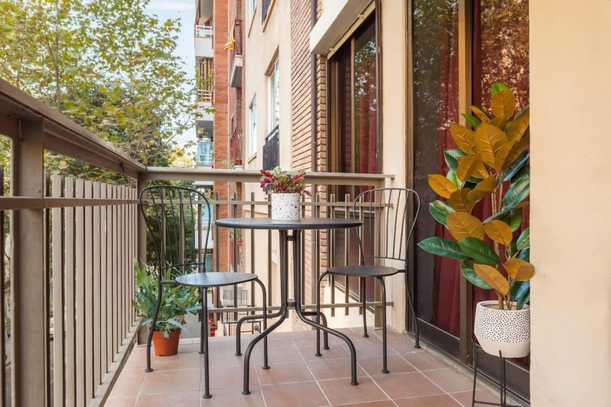 Sagrada Familia- Fantastic Bold Catalan 3 Bedroom Balcony Apartamento *