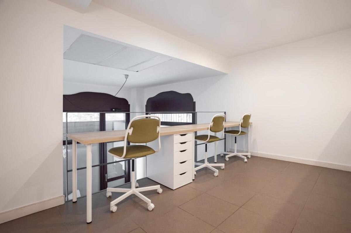 Modern And Bright 4bd Triplex In Paralel! Сasa de vacaciones *