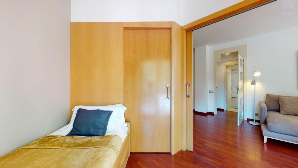 Apartamento Modern And Bright Three-bedroom In Eixample Barcelona