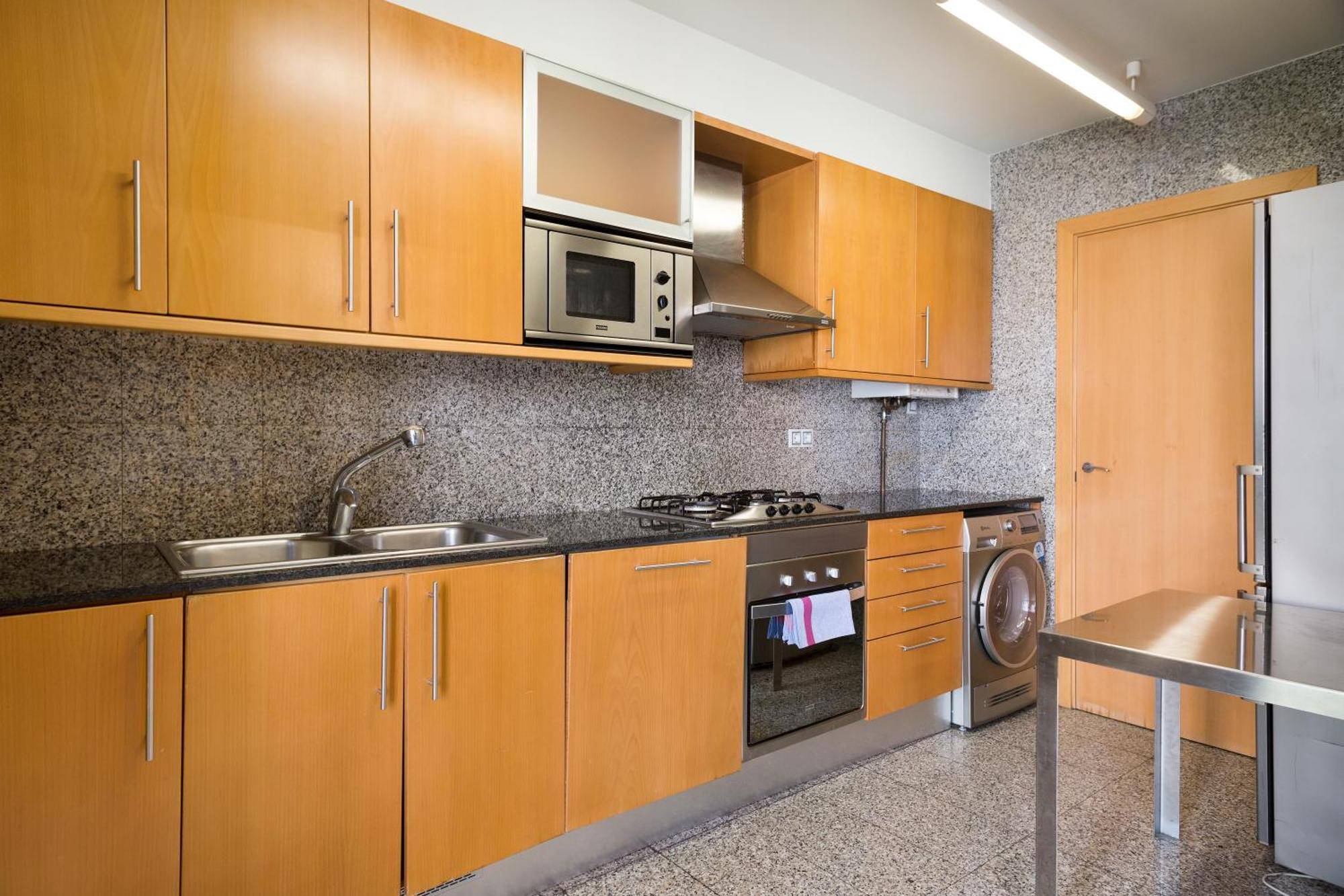 Apartment My Space Emirates - Spacious Near The Center Barcelona