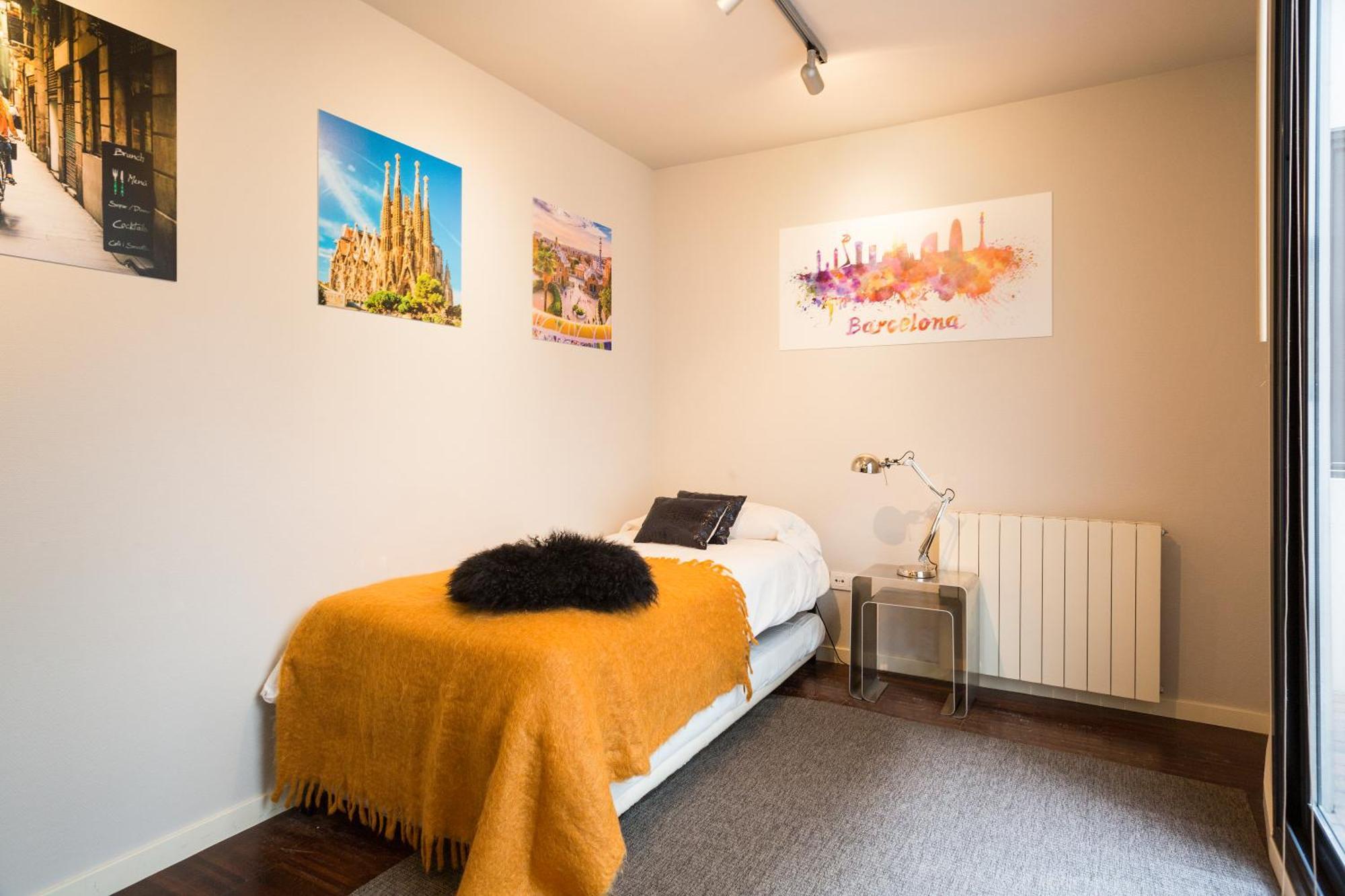 Apartamento My Space Emirates - Modern Duplex With Private Garden And Swimming Pool *