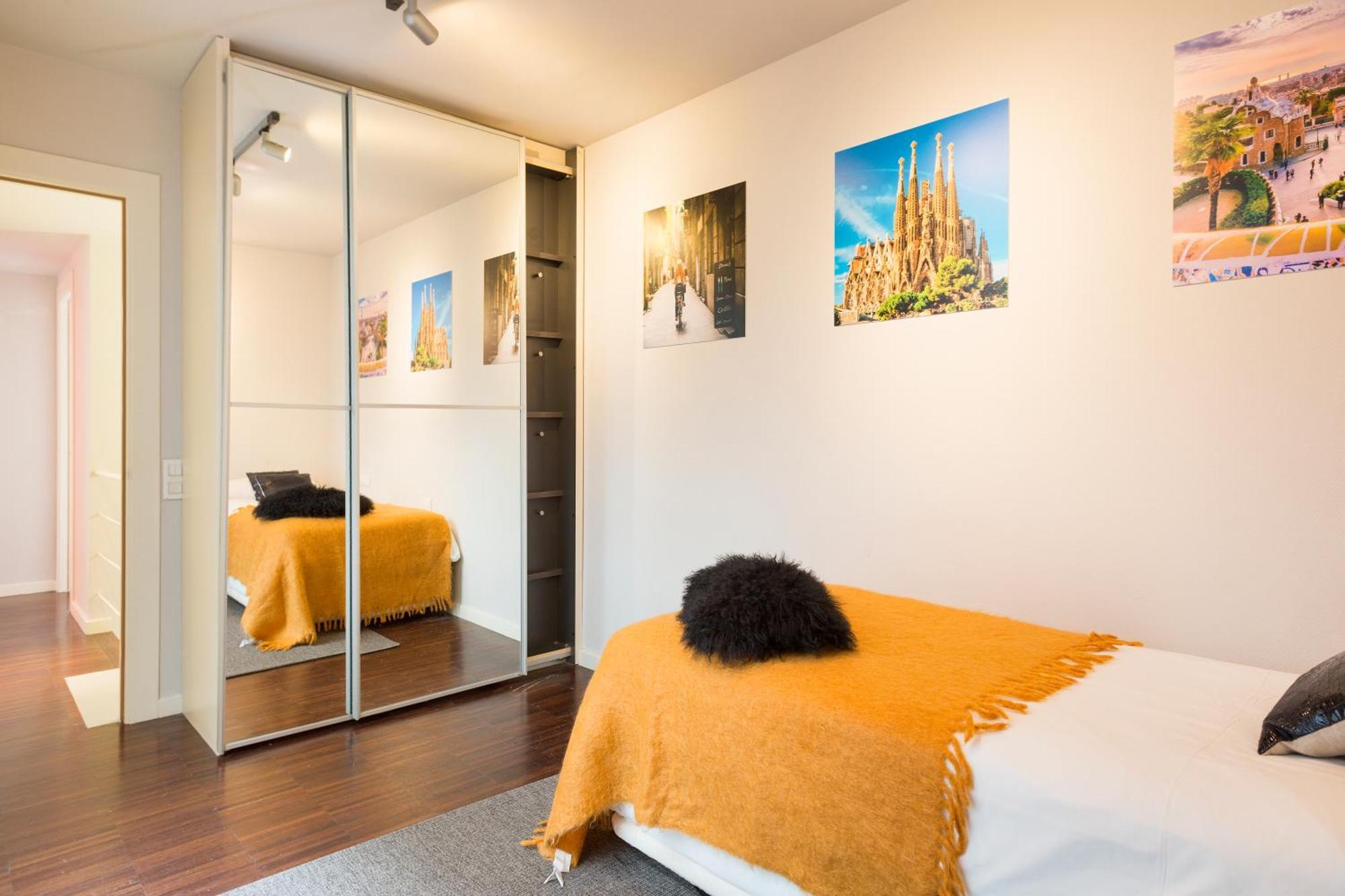 Apartamento My Space Emirates - Modern Duplex With Private Garden And Swimming Pool