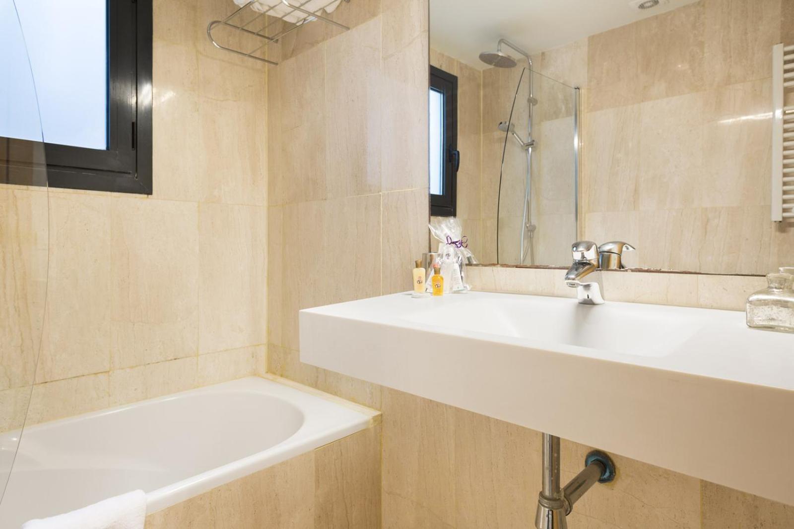 My Space Emirates - Modern Duplex With Private Garden And Swimming Pool Apartamento