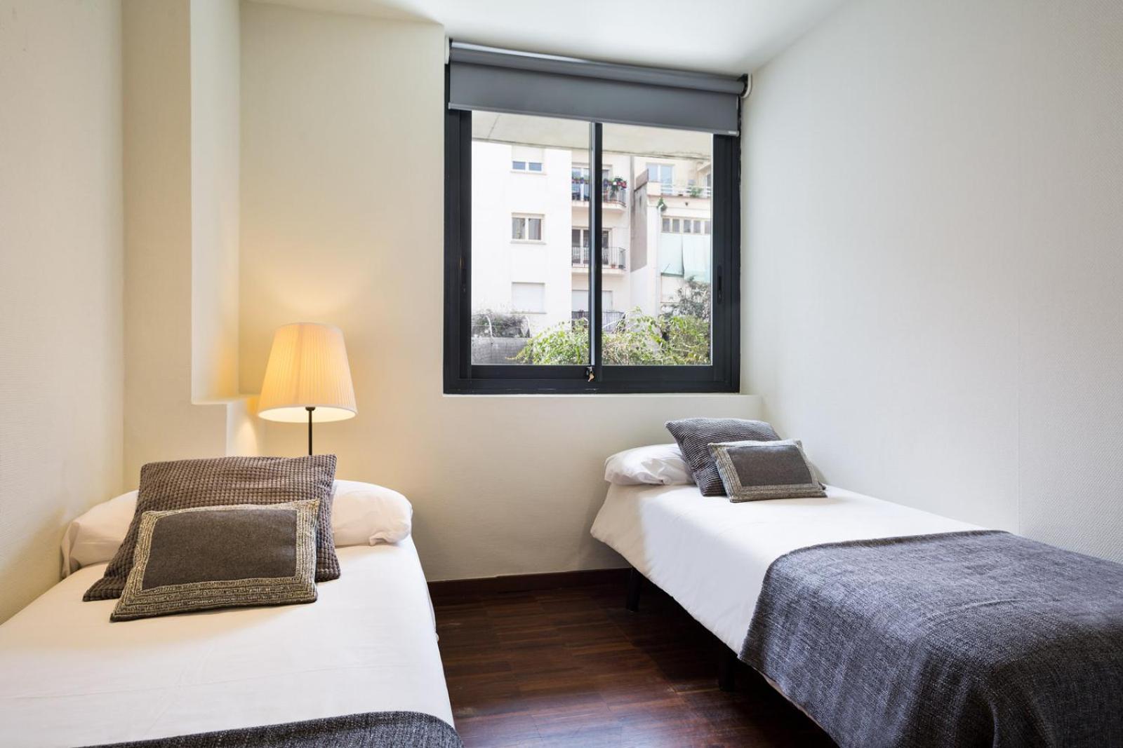 Apartamento My Space Emirates - Modern Duplex With Private Garden And Swimming Pool *