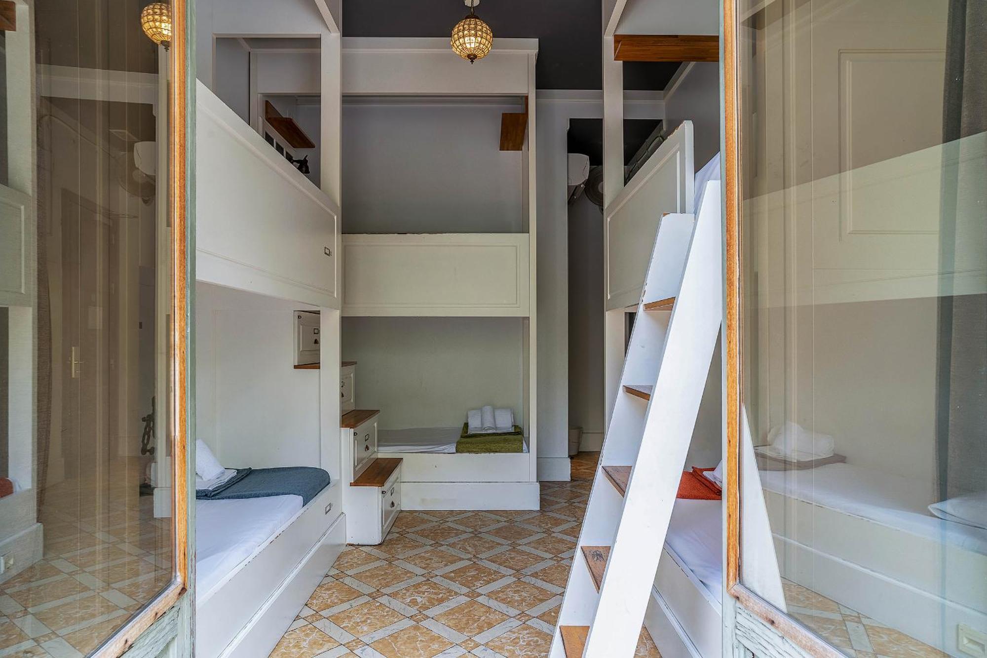 Casa Gracia Hostal *
