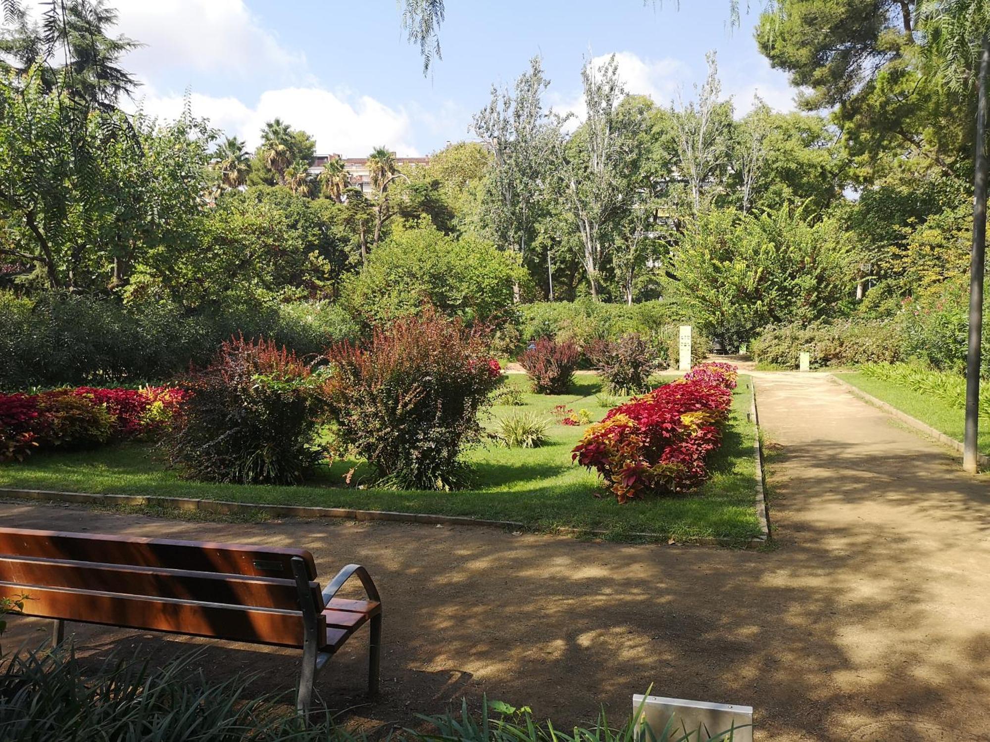 Aparteasy - Private Terrace, 3 Bedrooms, Eixample Barcelona