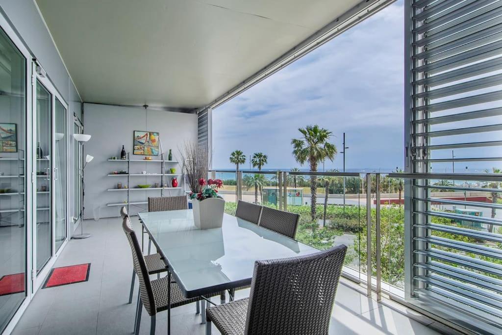 Unique Rentals-seafront Luxe