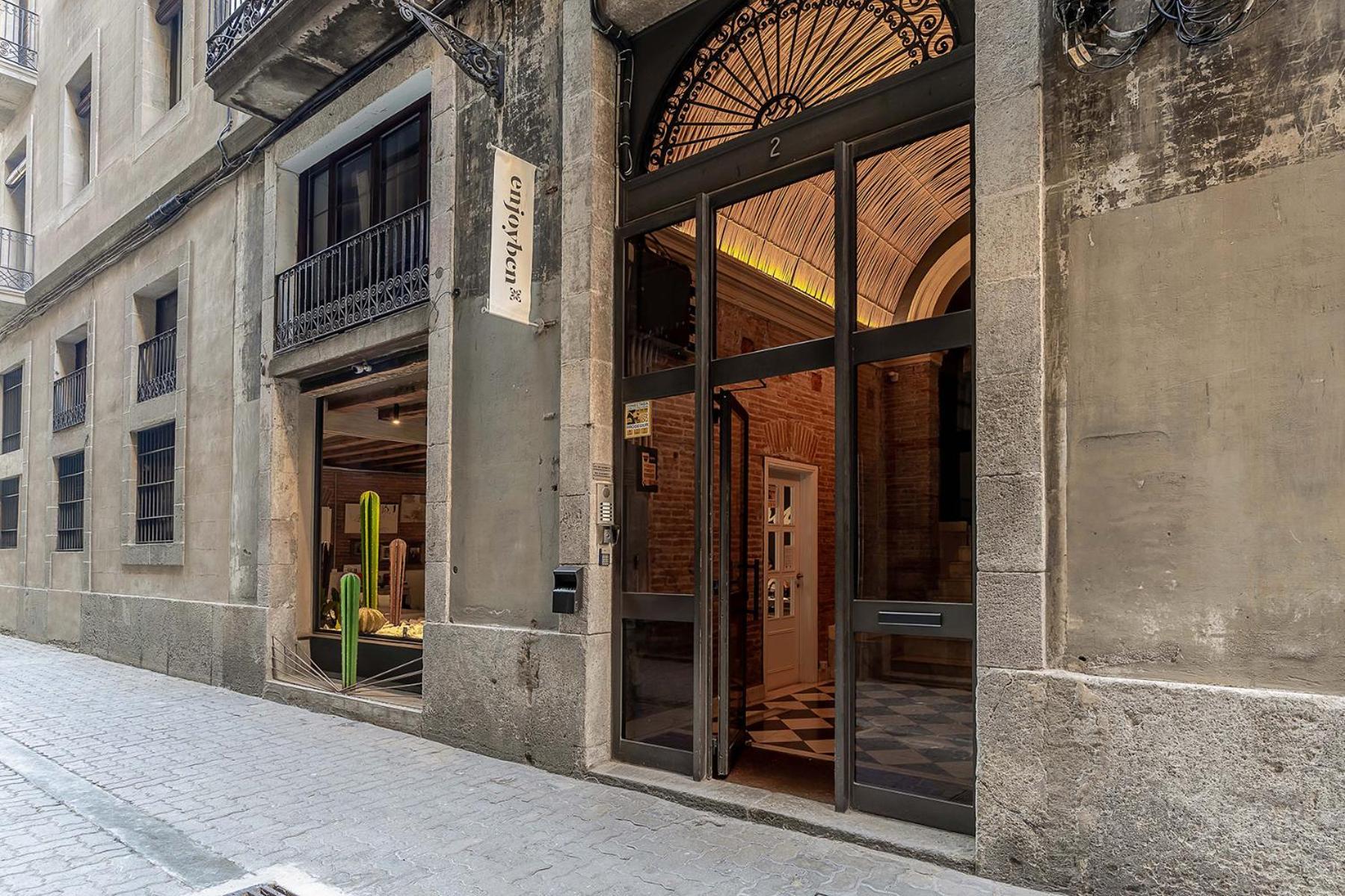 Enjoybcn Colon Apartment