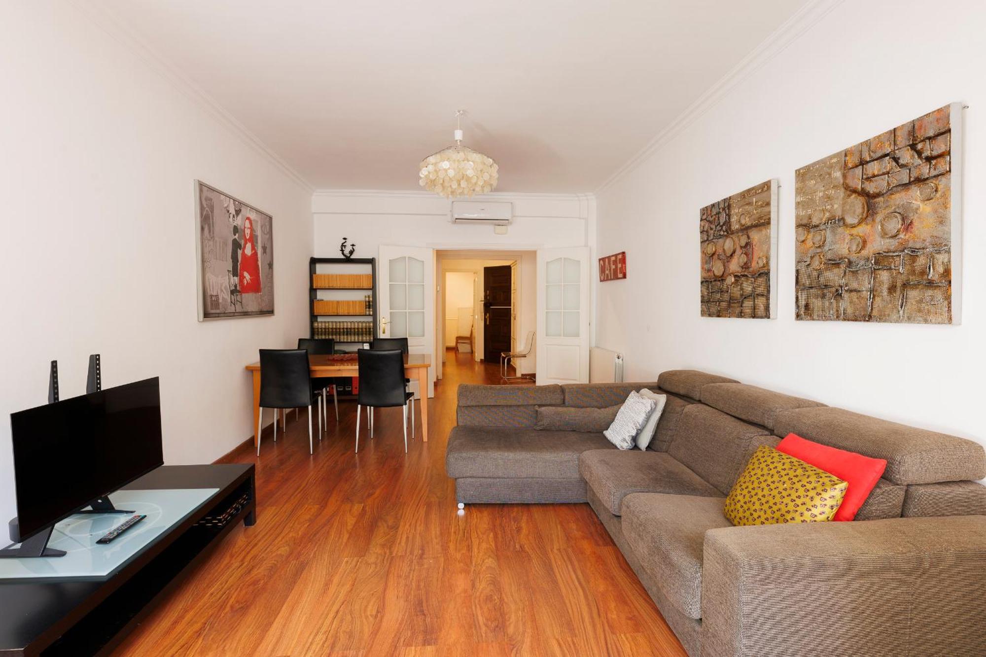 Aparteasy - Private Terrace, 3-bedroom Apartamento
