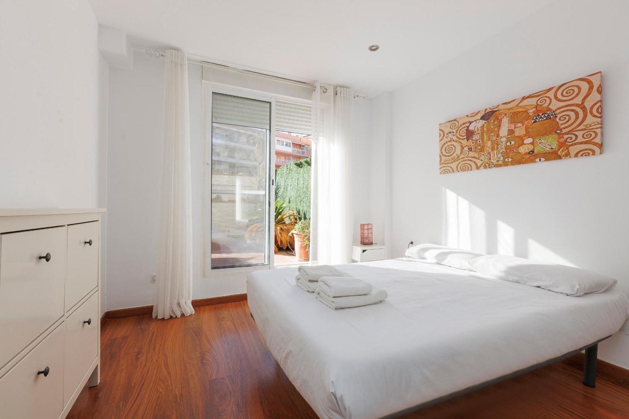 Aparteasy - Private Terrace, 3-bedroom * Barcelona