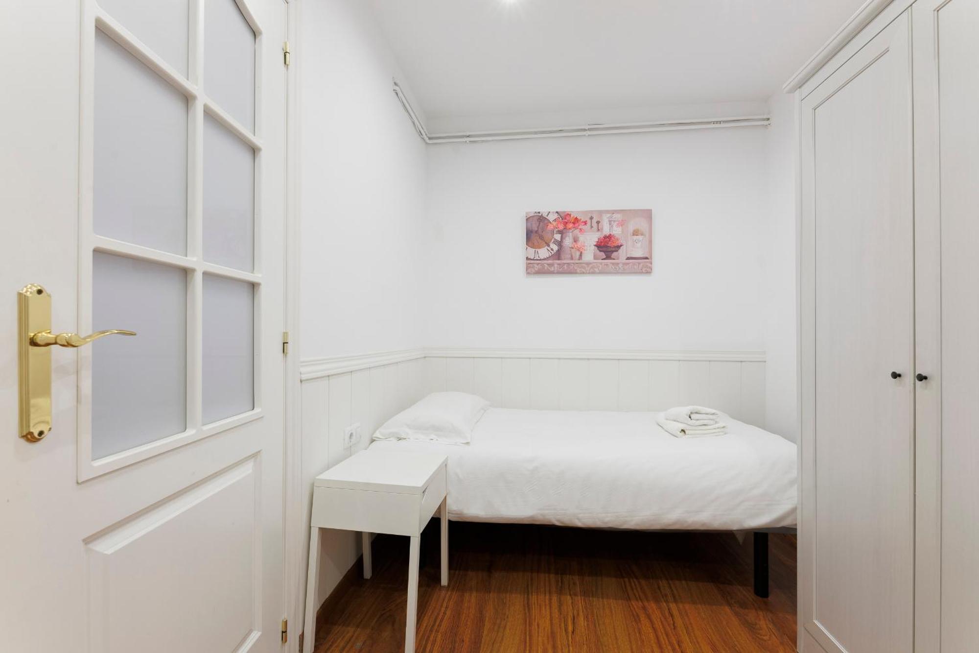 Aparteasy - Private Terrace, 3-bedroom Apartamento Barcelona