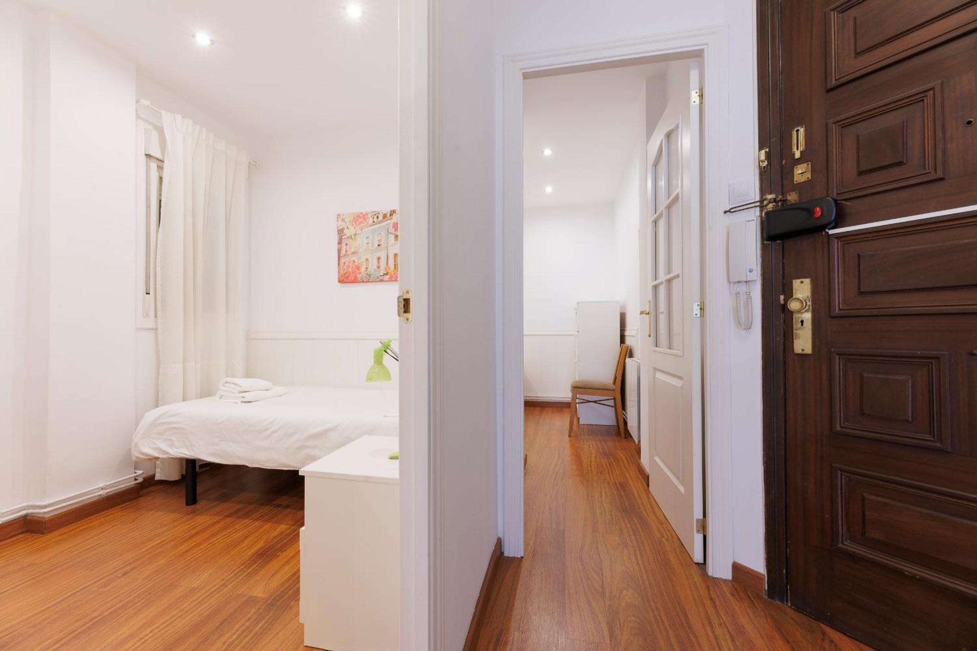 Aparteasy - Private Terrace, 3-bedroom Apartamento *