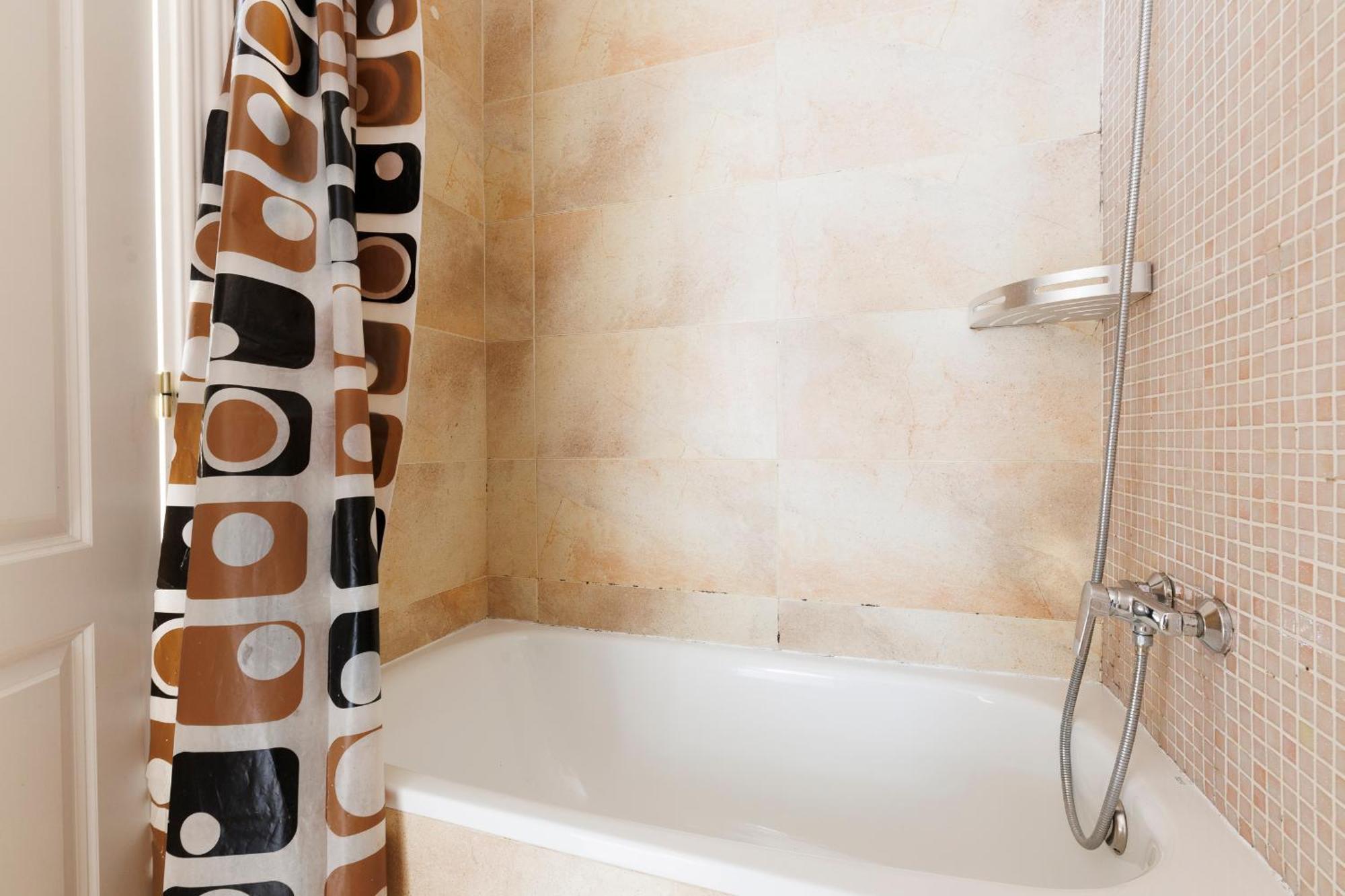 Aparteasy - Private Terrace, 3-bedroom * Barcelona