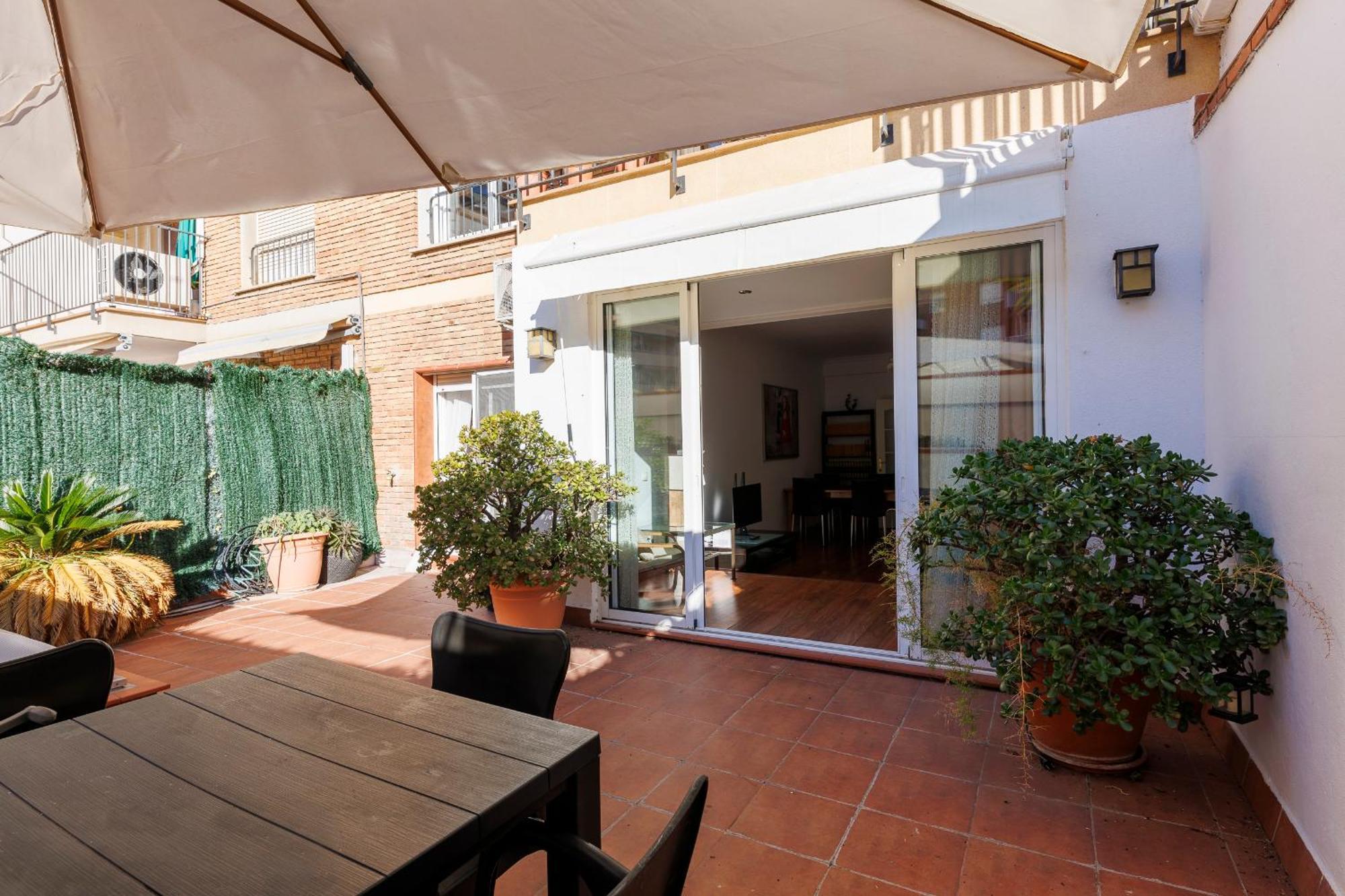 Aparteasy - Private Terrace, 3-bedroom Apartamento