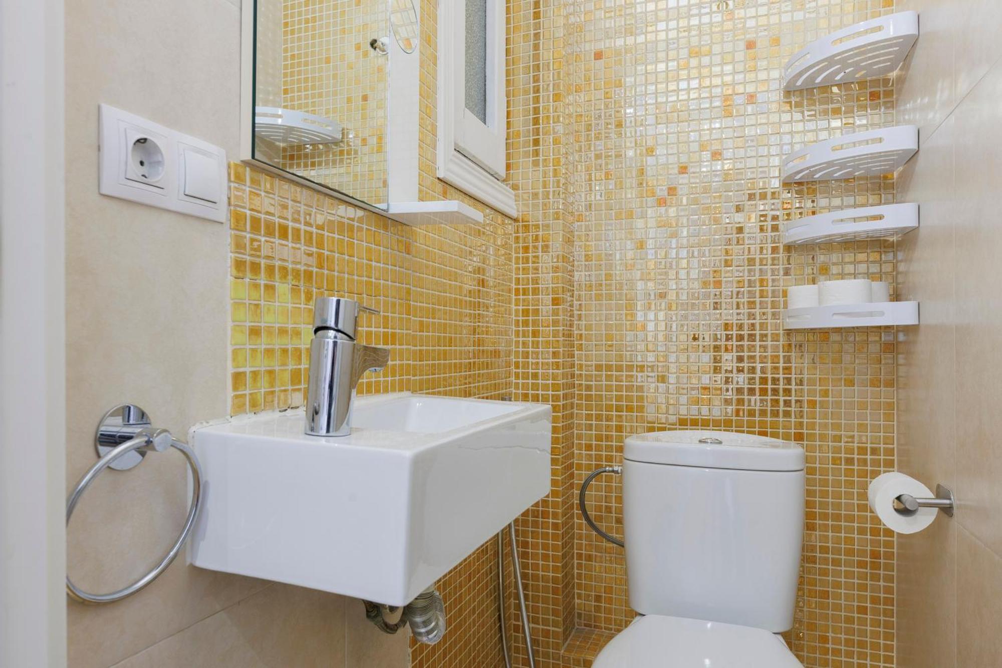 Aparteasy - Private Terrace, 3-bedroom Apartamento *