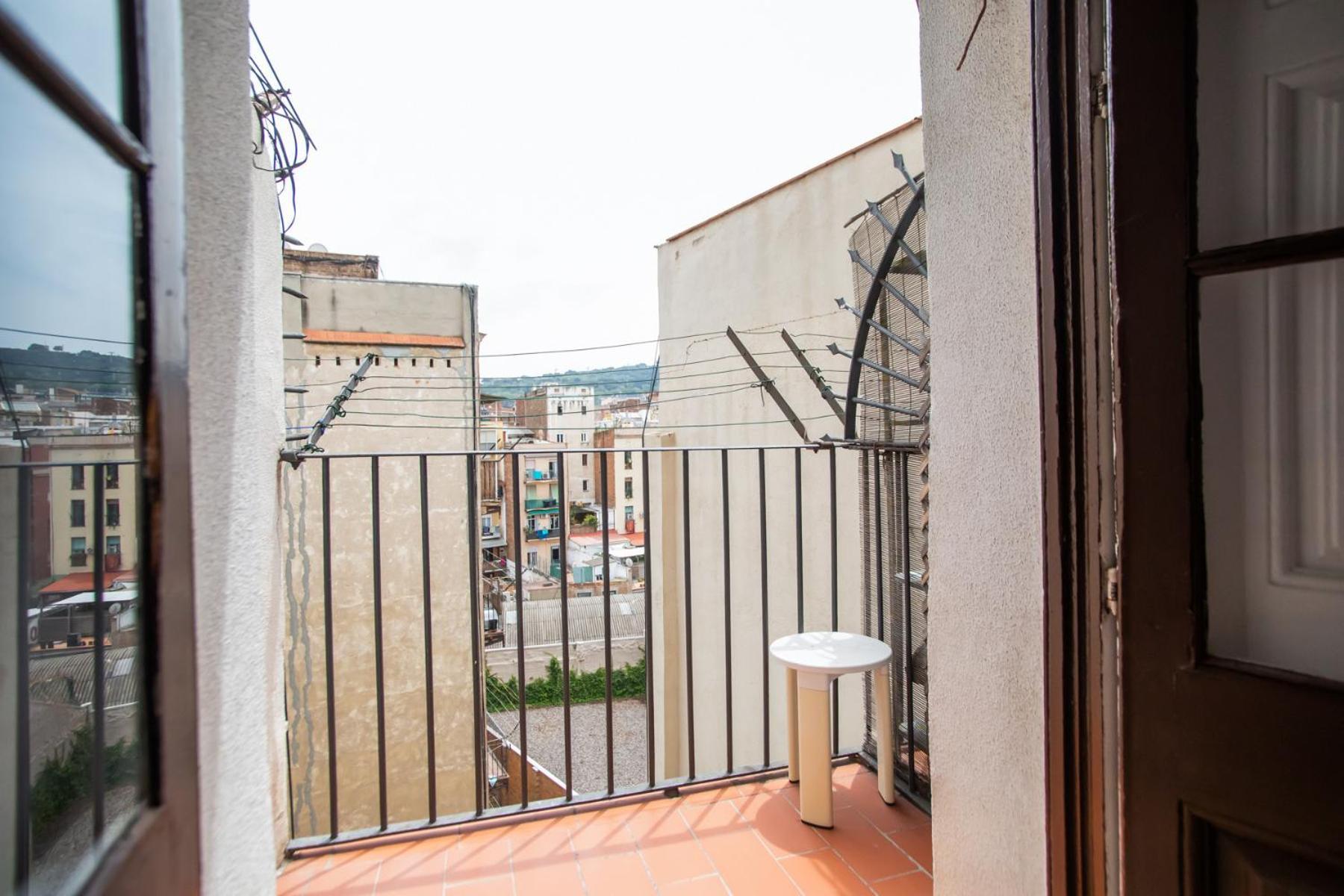 Apartamento 42man1018 Centrally Located Flat In Sant Antoni Barcelona