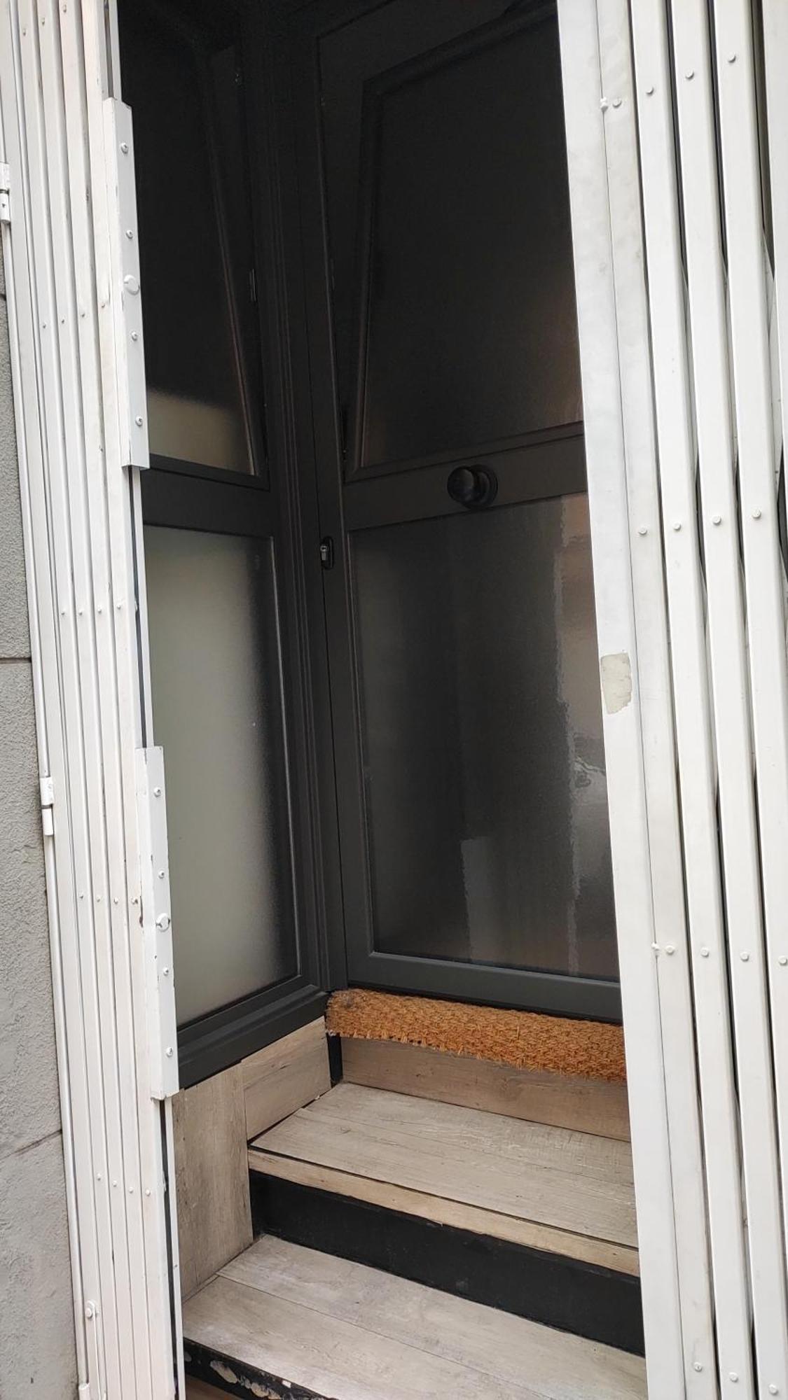 Apartment With Bathroom, Refrigerator And Microwave Barcelona