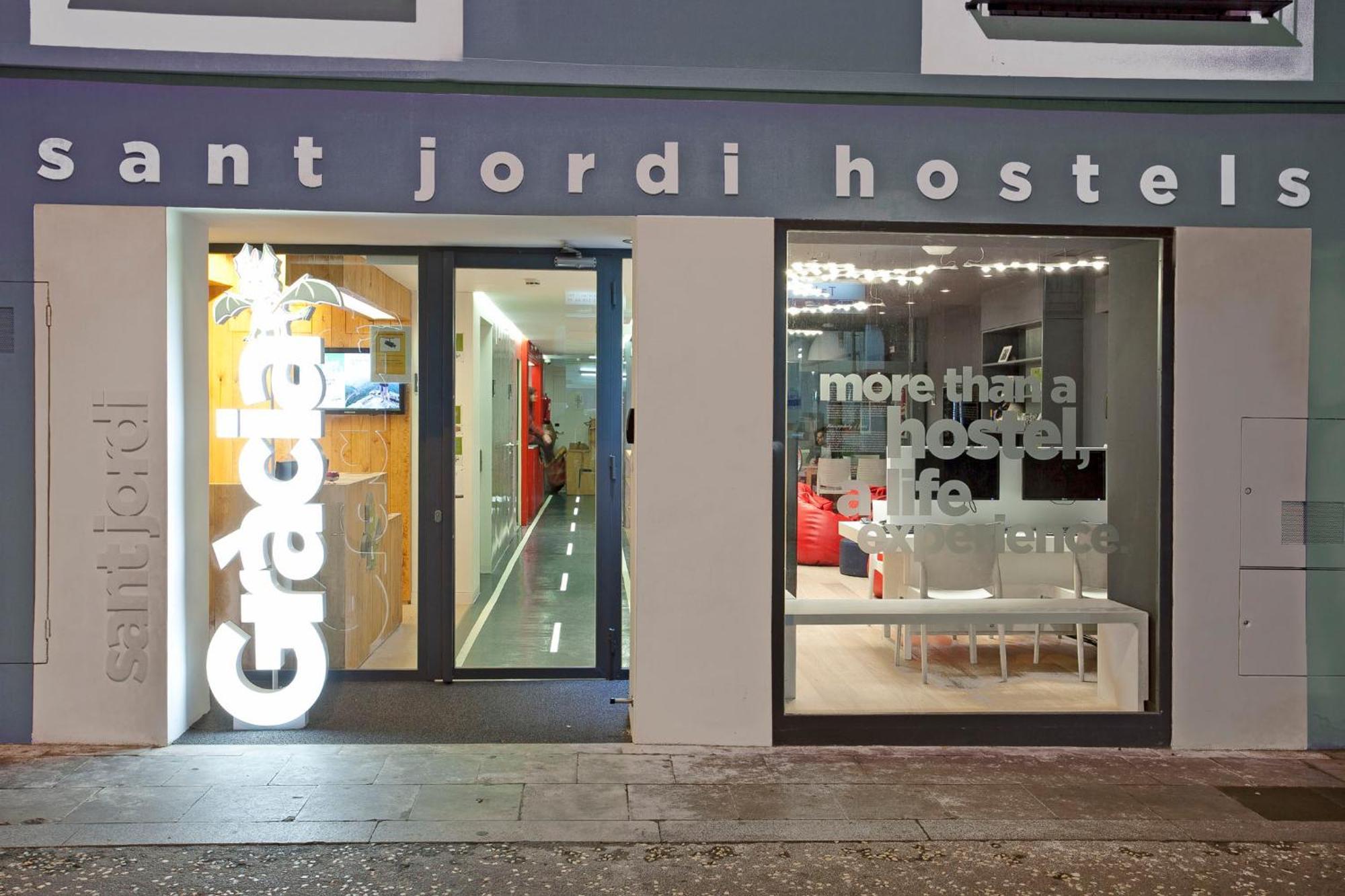 Sant Jordi Gracia Hostal Barcelona