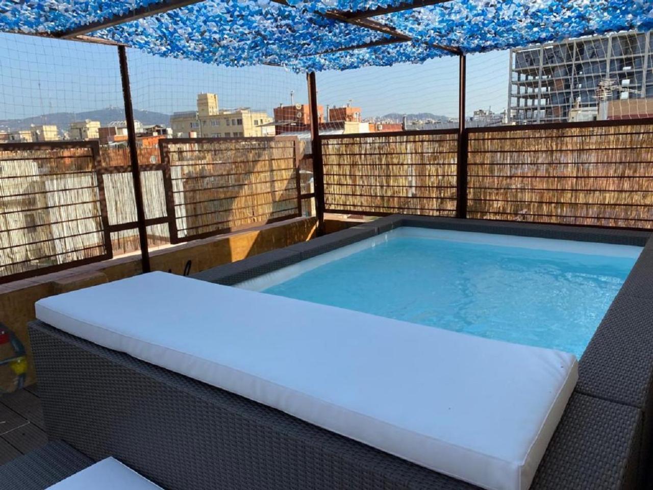 Happy People Ramblas Harbour Apartment Barcelona