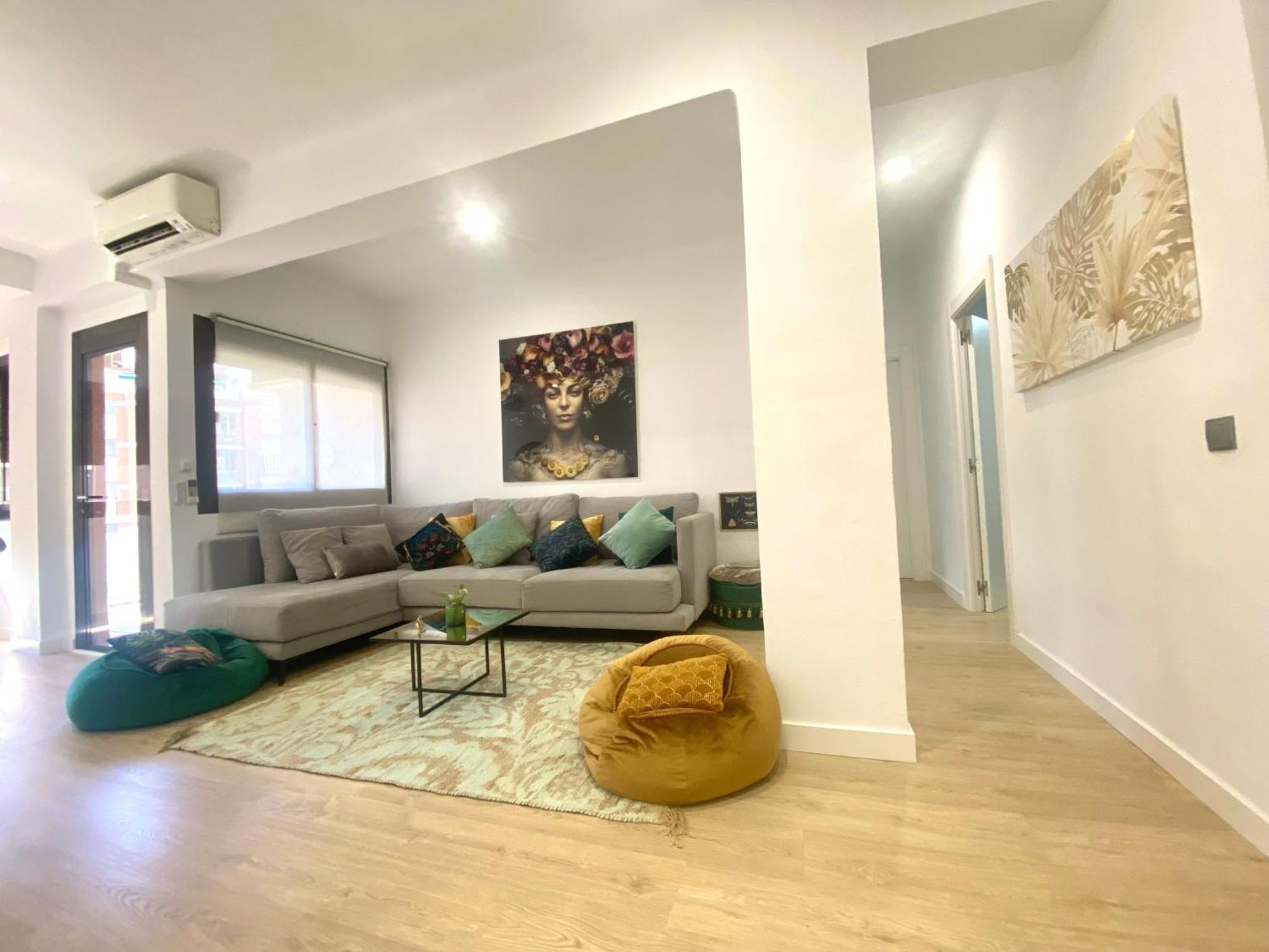 Chic Apartments- Free Parking - 10 Min From Bcn Centre By Metro