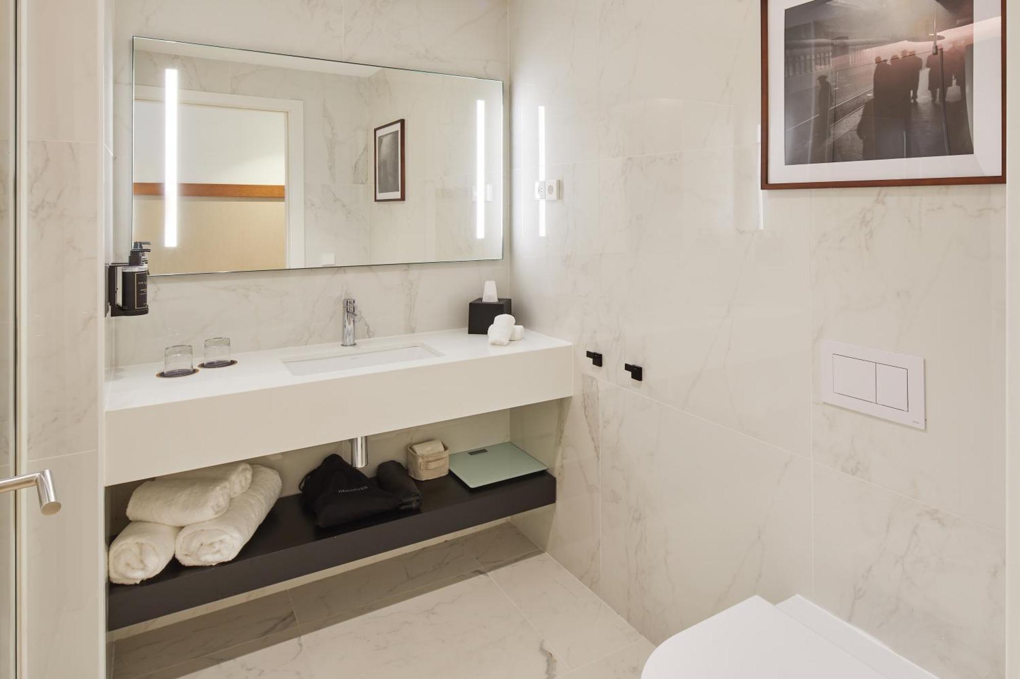 Hotel Via Sants Barcelona, Tapestry Collection By Hilton