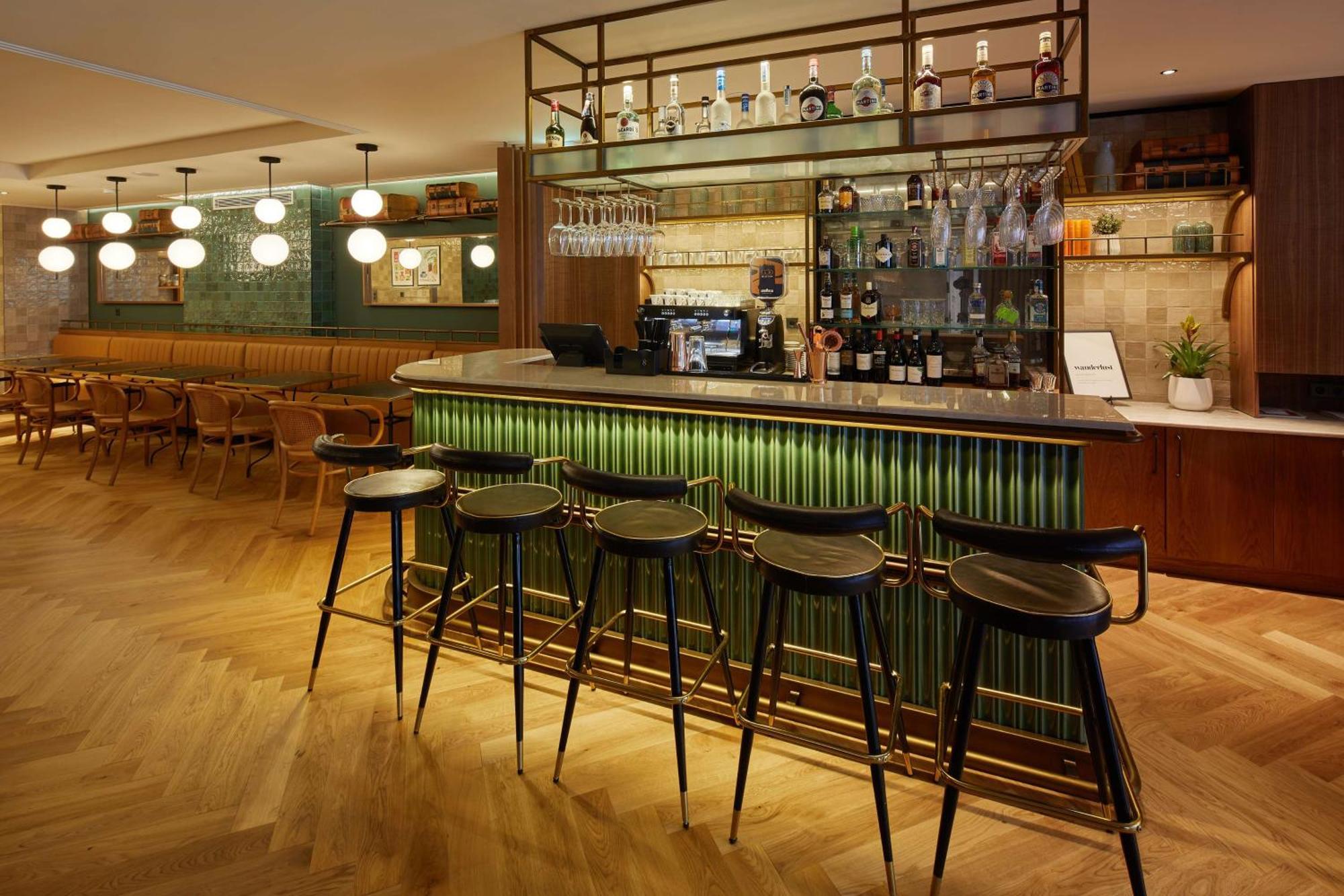 Hotel Via Sants Barcelona, Tapestry Collection By Hilton 4*