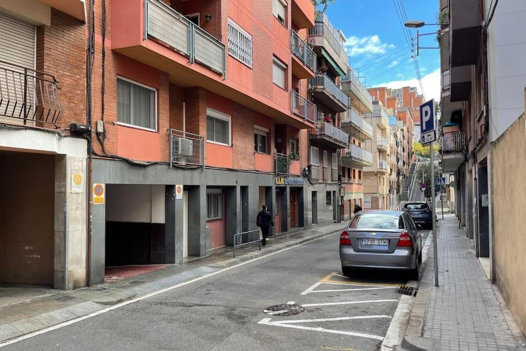 Penthouse With Big Terrace, Quiet Area, 1 Bedroom * Barcelona