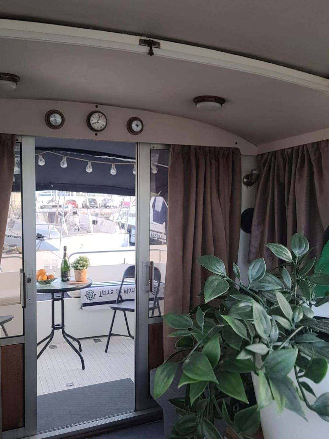 Cosy And Homey Houseboat Castelldefels Barcelona