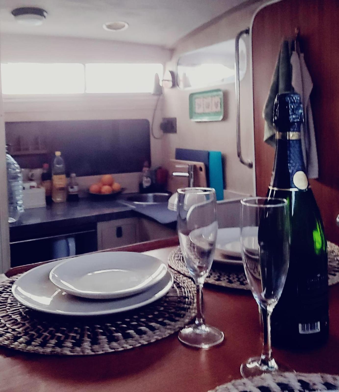 Cosy And Homey Houseboat Castelldefels