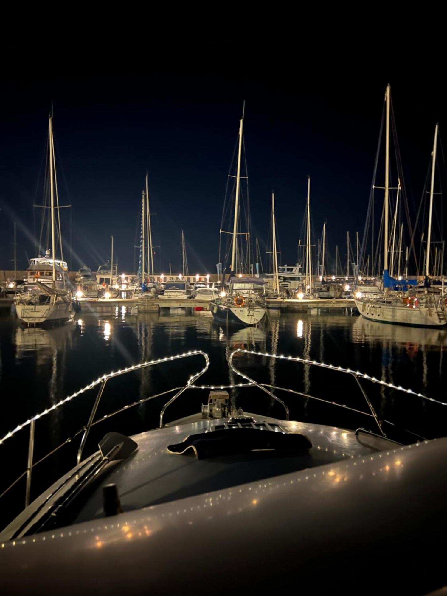 Cosy And Homey Houseboat Castelldefels Hotel en barco Barcelona