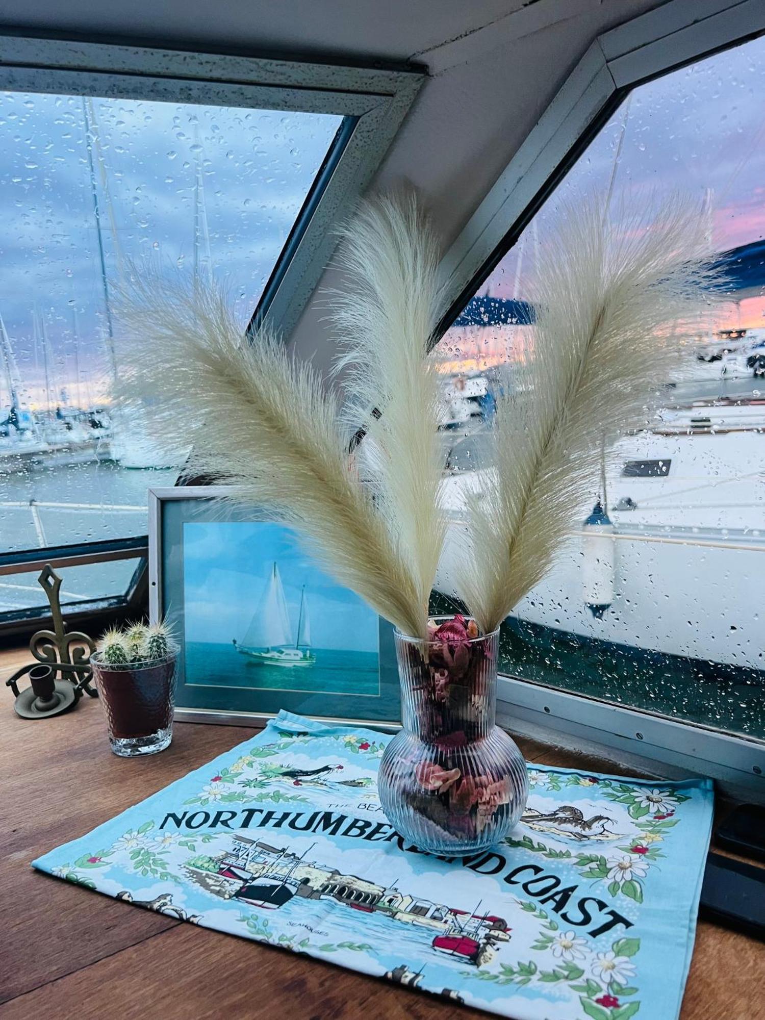 Cosy And Homey Houseboat Castelldefels