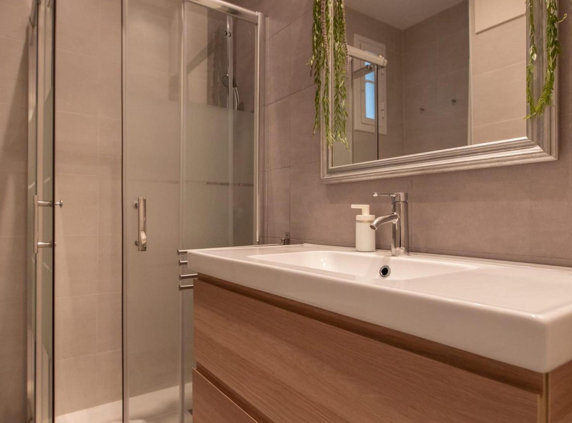 Apartment Pere Serafi 2 Bedroom Barcelona